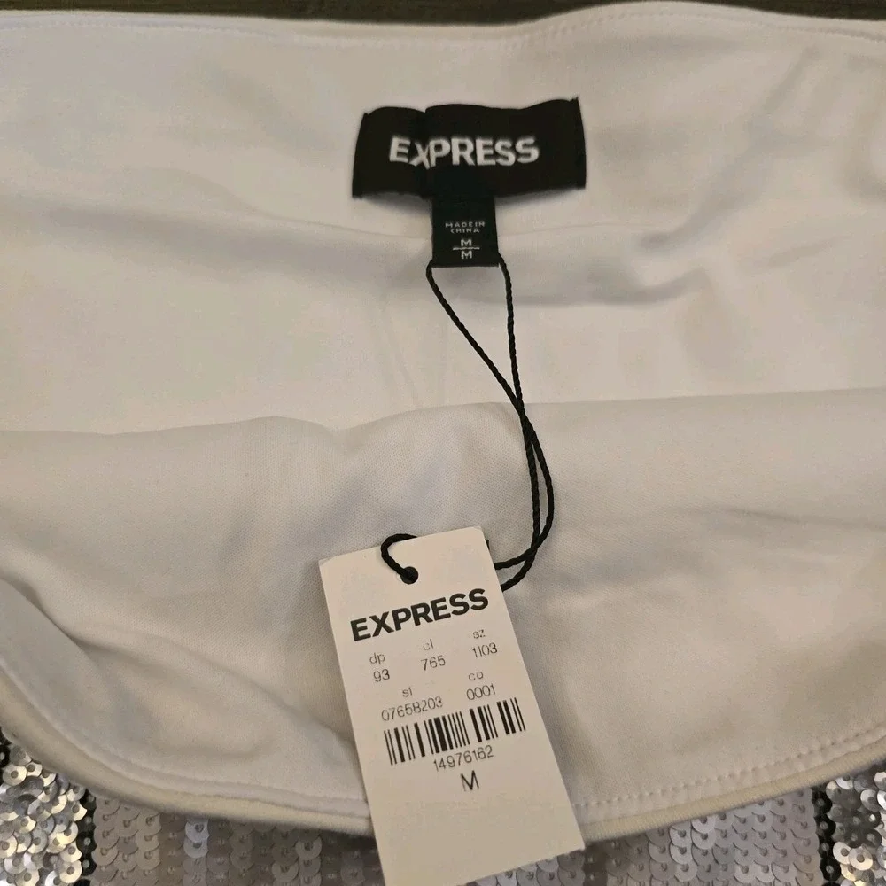 Express Skirt Womens Medium White, Black,‎ and Silver Sequin Design NWT Bodycon